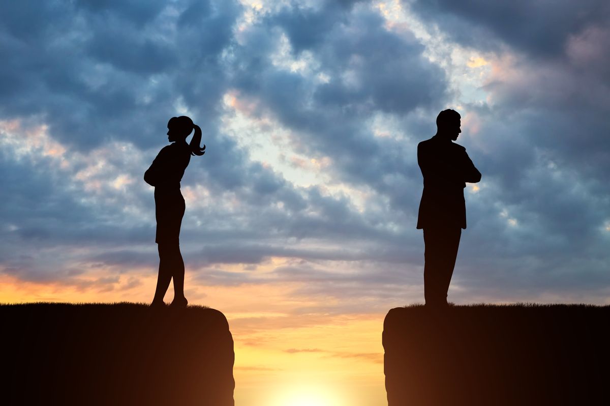 Signs of Divorce. Conflict and divorce in the family.